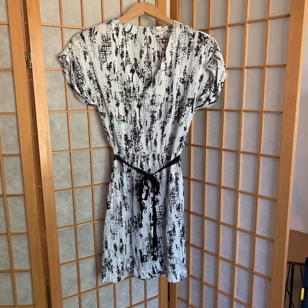 Short sleeve graphic printed summer dress